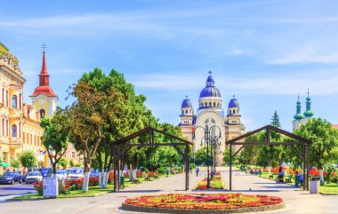Targu Mures Şehri 'nin merkezi, Romanya' nın Transilvanya kentindeki Gül Meydanı 'nda ortodoks kilisesi bulunuyor..