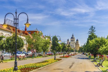 Targu Mures Şehri 'nin merkezi, Romanya' nın Transilvanya kentindeki Gül Meydanı 'nda ortodoks kilisesi bulunuyor..