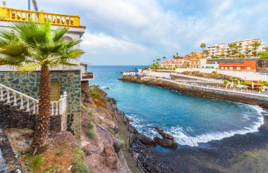Puerto de Santiago şehri, Atlantik Okyanusu kıyısı, Tenerife, Kanarya Adası, İspanya