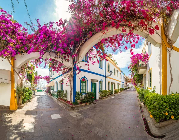 Ulice Květinami Puerto Mogan Ostrov Gran Canaria Španělsko — Stock fotografie