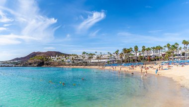 Lanzarote, İspanya - 8 Ekim 2019 Flamingo plajı, Lanzarote, Kanarya Adaları, İspanya