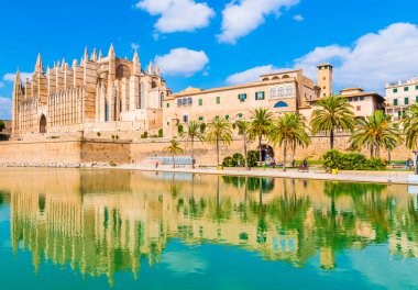 İspanya 'nın Palma de Mallorca adalarındaki Gotik Katedral ve Ortaçağ La Seu' su