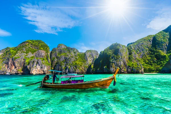 Traditional Long Tail Boat Most Beautiful Famous Maya Bay Phi — Stock Photo, Image