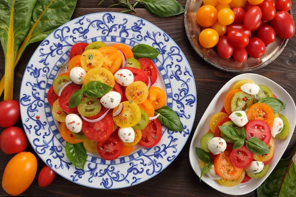 Salad Colorful Tomatoes Basil Onion Mozzarella Cheese Top View — Stock Photo, Image