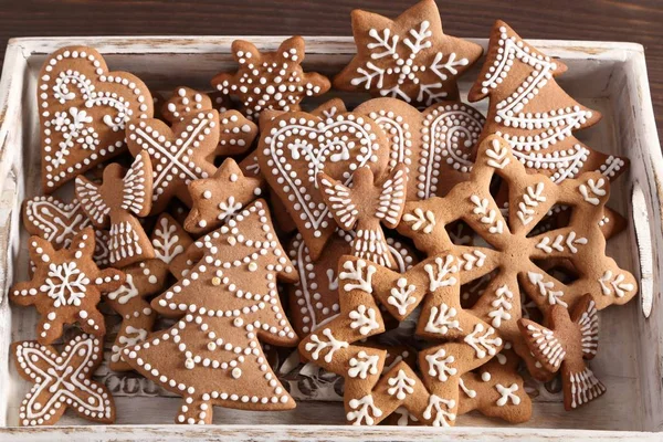 Boże Narodzenie Domu Pierniki Drewnianej Tacy Słodki Żywności — Zdjęcie stockowe