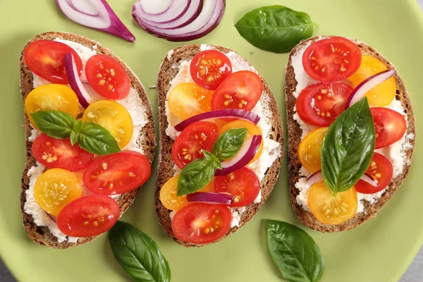 Sandwiches Cheese Colorful Tomatoes Basil Onions Top View — Stock Photo, Image