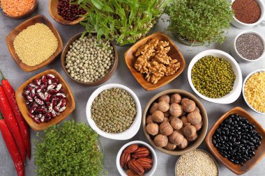 Süper gıdalar ahşap ve seramik kase. Üstten Görünüm.