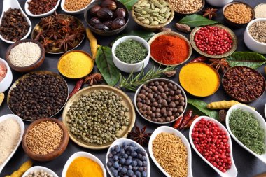 baharatlar ve otlar.