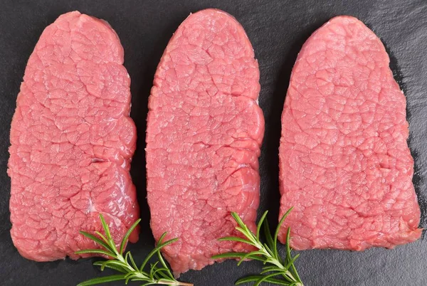 Rinderlende Steaks. — Stockfoto