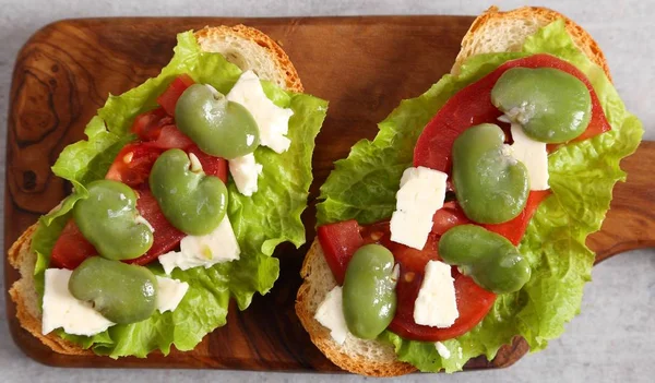 Sandwiches  with broad bean. — Stock Photo, Image