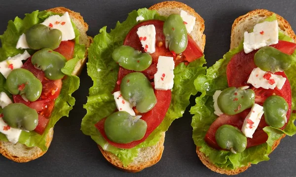 Sandwiches  with broad bean. — Stock Photo, Image