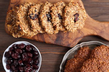 Yulaf ezmesi ve amaranth çerezleri.