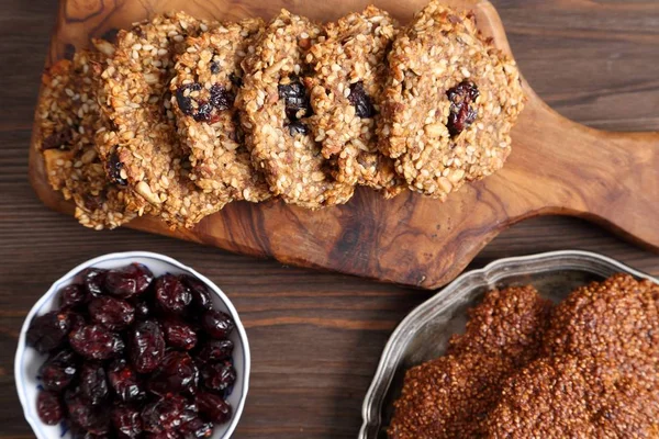 Yulaf ezmesi ve amaranth çerezleri.