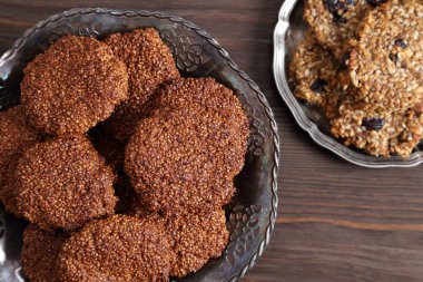 Yulaf ezmesi ve amaranth çerezleri.