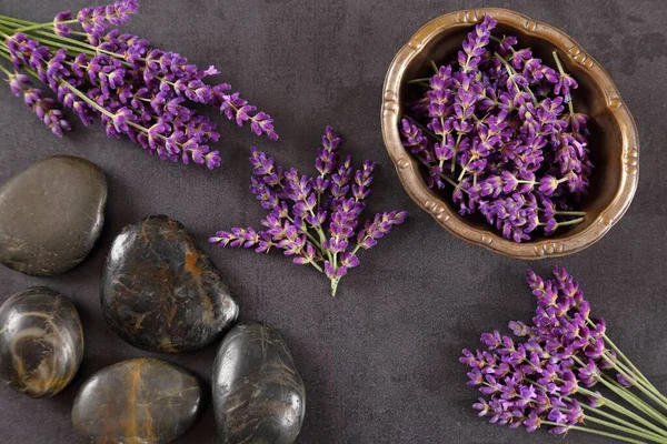 Buquê Lavanda Sobre Fundo Preto Vista Superior Depósito Plano — Fotografia de Stock