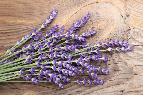 Blühender Lavendel Auf Einem Hölzernen Hintergrund Ansicht Von Oben — Stockfoto