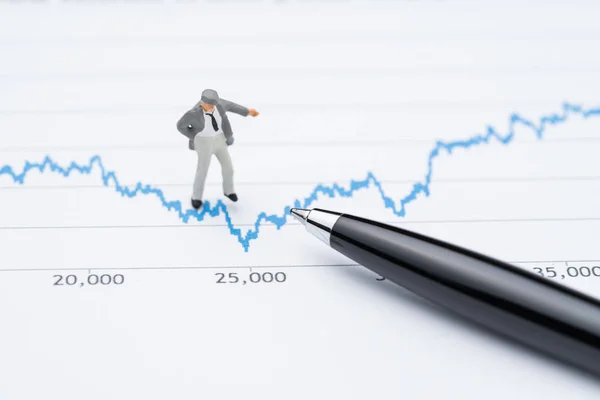 Analisi di marketing o concetto di volatilità degli investimenti azionari, minia — Foto Stock