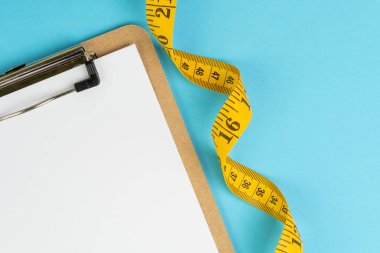 Sağlıklı beslenme planı, diyet veya fitness planlaması, boş beyaz kağıt