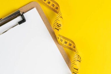 Sağlıklı beslenme planı, diyet veya fitness planlaması, boş beyaz kağıt