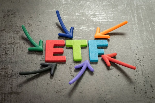 ETF – fond obchodované na burze a investiční fond obchodované na akciovém EXC — Stock fotografie