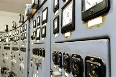 Eski ok kontrol sensörleri kontrol panelindeki. Electroenergetics.