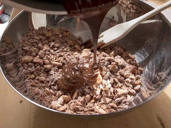 Шаг Приготовления Типичного Домашнего Торта Маслом Какао Сахаром Крошками Печенья — стоковое фото