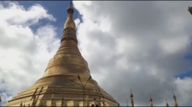 Pagoda, Yangon ünlü Budist dönüm noktası zaman atlamalı görünümü, Myanmar (Burma).