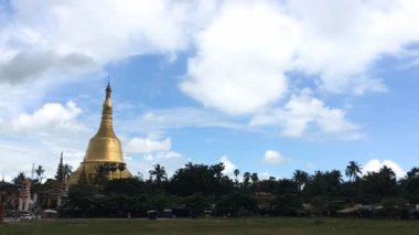 Pagoda, Yangon ünlü Budist dönüm noktası zaman atlamalı görünümü, Myanmar (Burma).
