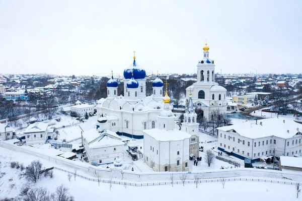 Vista del dron de invierno del Monasterio de Mujeres Holy Bogolubsky en Bogolubovo —  Fotos de Stock