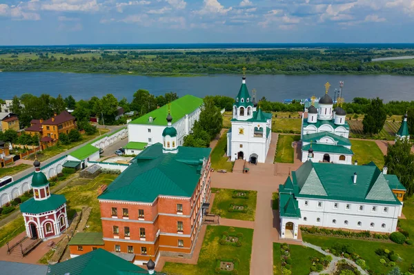 ロシア・ウラジミール地方、ムロム・スパソ・プレオブラジェンスキー修道院の空中ドローンビュー — ストック写真