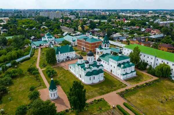 ロシア・ウラジミール地方ムロムの変容修道院のパノラマ航空写真 — ストック写真