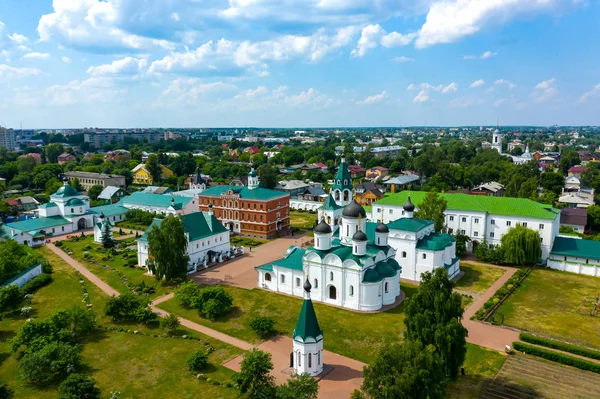 Murom, Rusya Vladimir bölgesindeki Transfiguration Manastırı'nın panoramik havadan görünümü Stok Fotoğraf