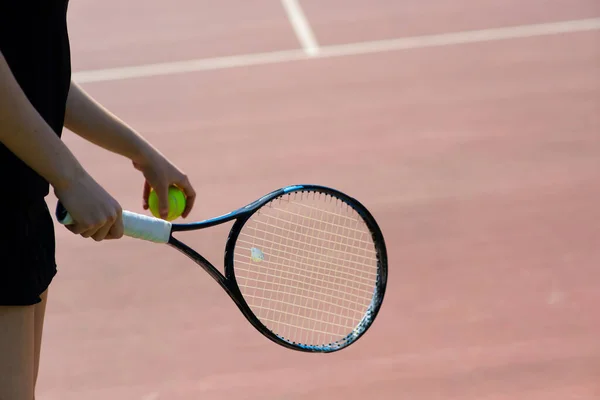 Tenis Topları Roket Sahada Güneşli Bir Günde Spor Hobi — Stok fotoğraf
