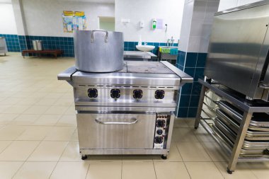 Yemek, yemek, tabak, detay hazırlamak için restoran mutfak ekipmanları.