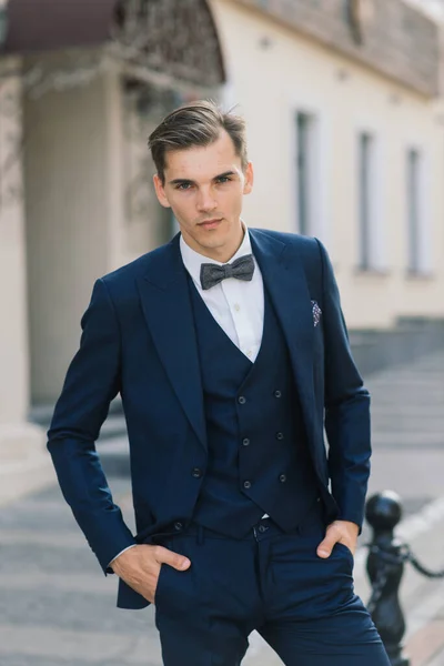 Portrait Attractive Young Businessman Urban Background Wearing Suit Necktie — Stock Photo, Image