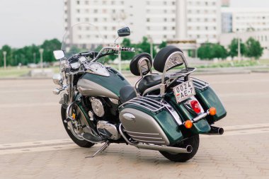 Minsk, Belarus - 07.24.2020. Büyük motorsiklet, şehir meydanında bisiklet..