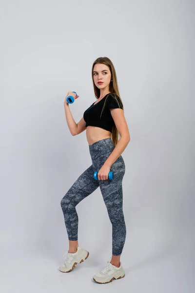 Ung Flicka Med Hantlar Vit Bakgrund Fitness Sport — Stockfoto