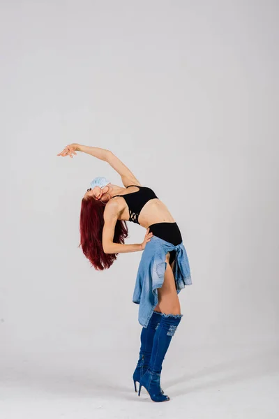 Ballerina Negli Stili Strip Plastic Pole Dance Con Maschera Viso — Foto Stock