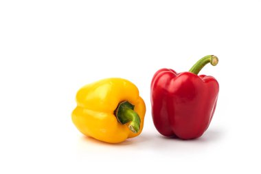 Beyaz arka planda tatlı biber