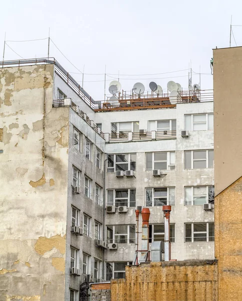 Bérház Lepusztult Részlet Látható Prága Cseh Köztársaság Fővárosa — Stock Fotó