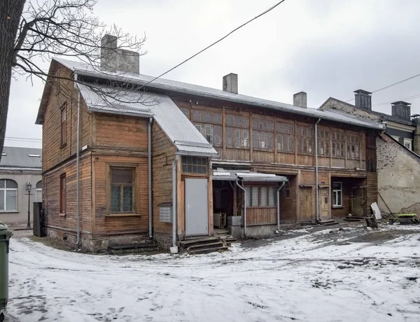 Vecchia Casa Legno Rovina Vista Riga Durante Inverno — Foto Stock