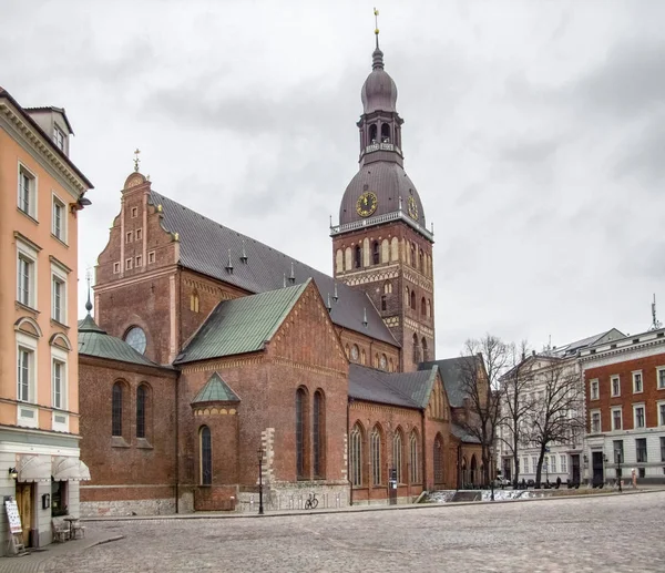 Stadtansicht Mit Einer Kirche Riga Der Hauptstadt Lettlands Winter — Stockfoto