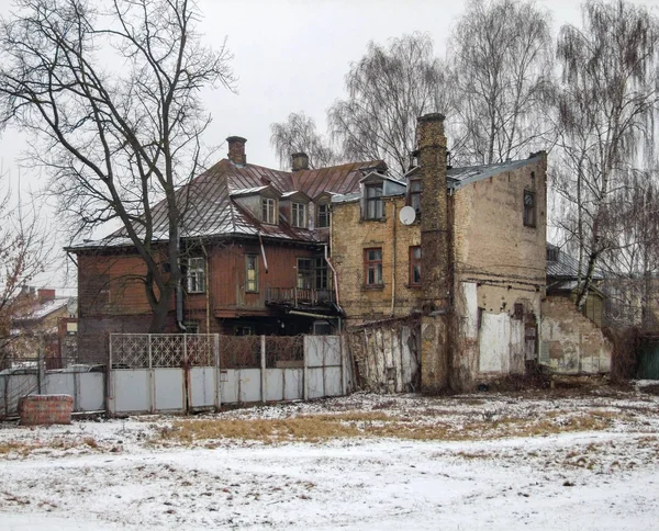 Vecchia Casa Legno Rovina Vista Riga Durante Inverno — Foto Stock