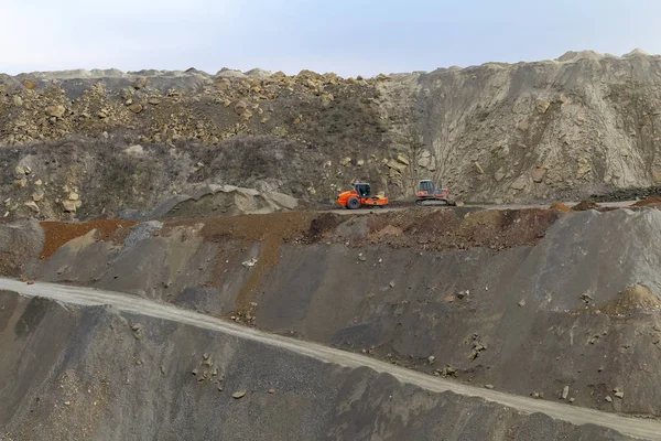 Compattatore Rulli Bulldozer Ambiente Collinare Pietroso — Foto Stock