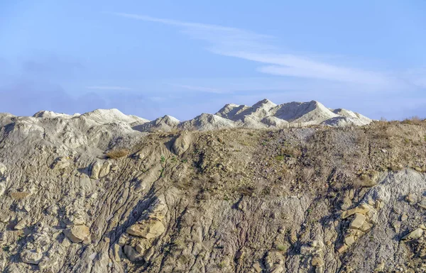 阳光明媚的破坏堆在德国南部的采石场的风景 — 图库照片