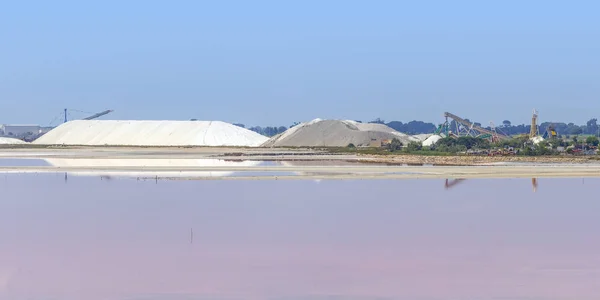 Saltlösning i Camargue — Stockfoto