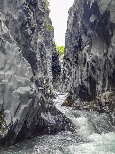 Алькантара ущелини — стокове фото