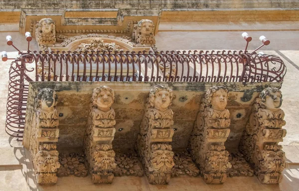 Detalhe arquitetônico em Noto — Fotografia de Stock