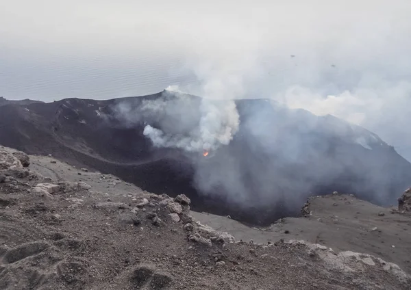 Cratera no Monte Stromboli — Fotografia de Stock