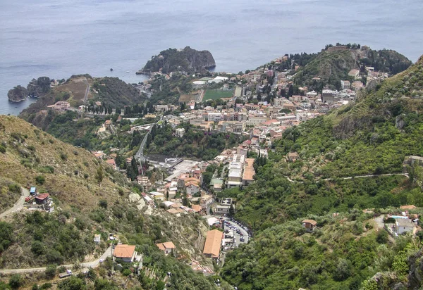 Taormina mit Isola Bella — Stockfoto